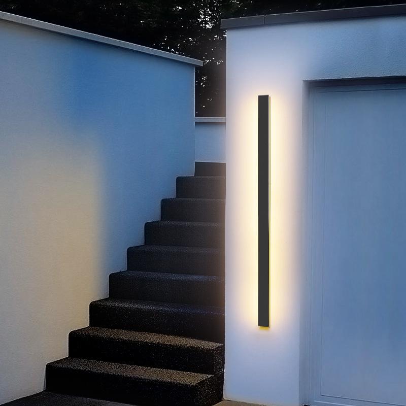 Tavon Outdoor Wall Lamp