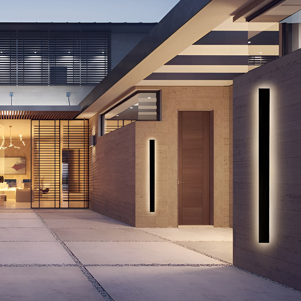 Tavon Outdoor Wall Lamp