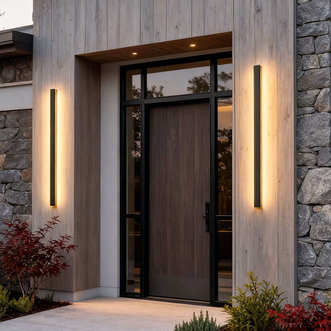 Tavon Outdoor Wall Lamp