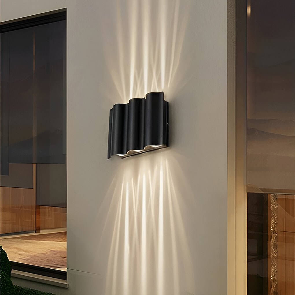 Quira Outdoor Wall Lamp