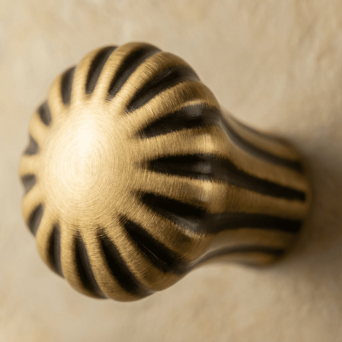 Lunvik Knob & Pull Bar