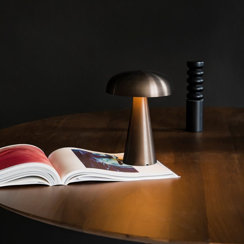 Eclat Table Lamp