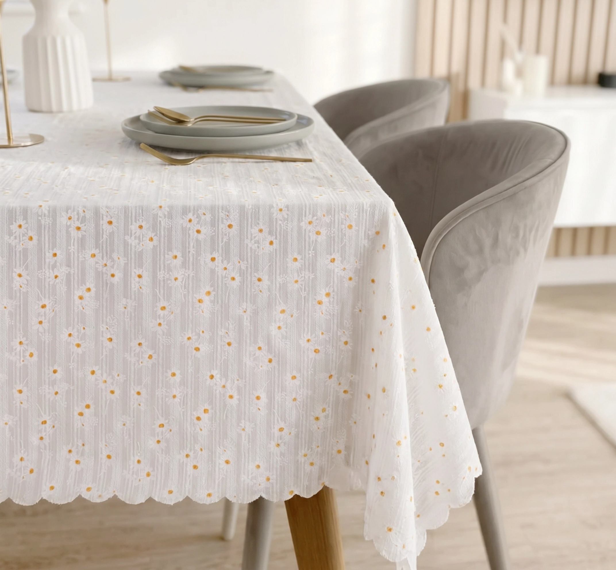 Embroidered Daisy Tablecloth