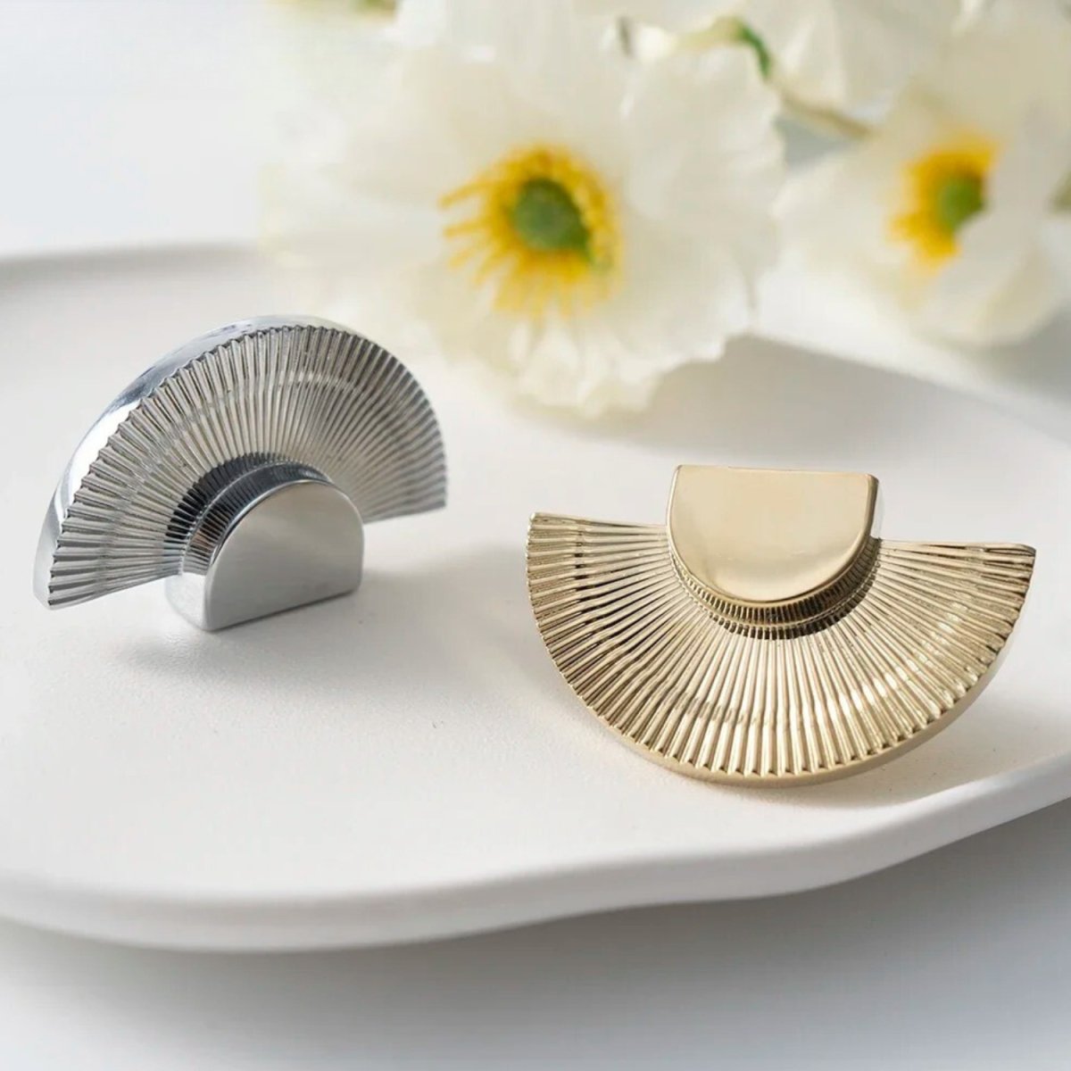 Elvar Knob & Pull Bar