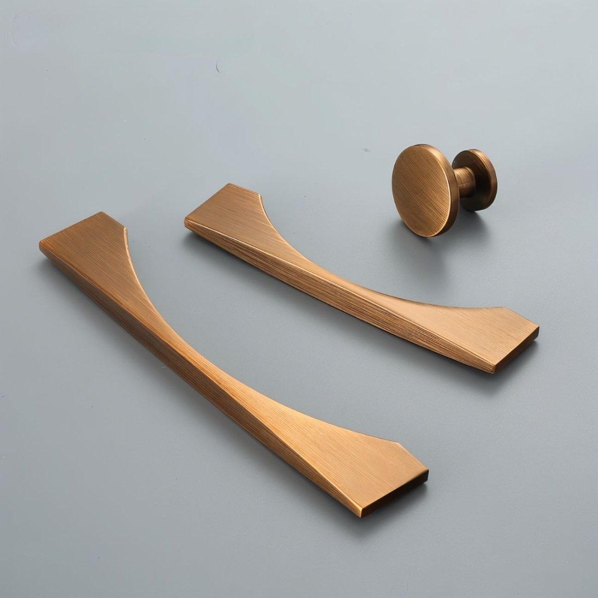 Cenra Knob & Pull Bar