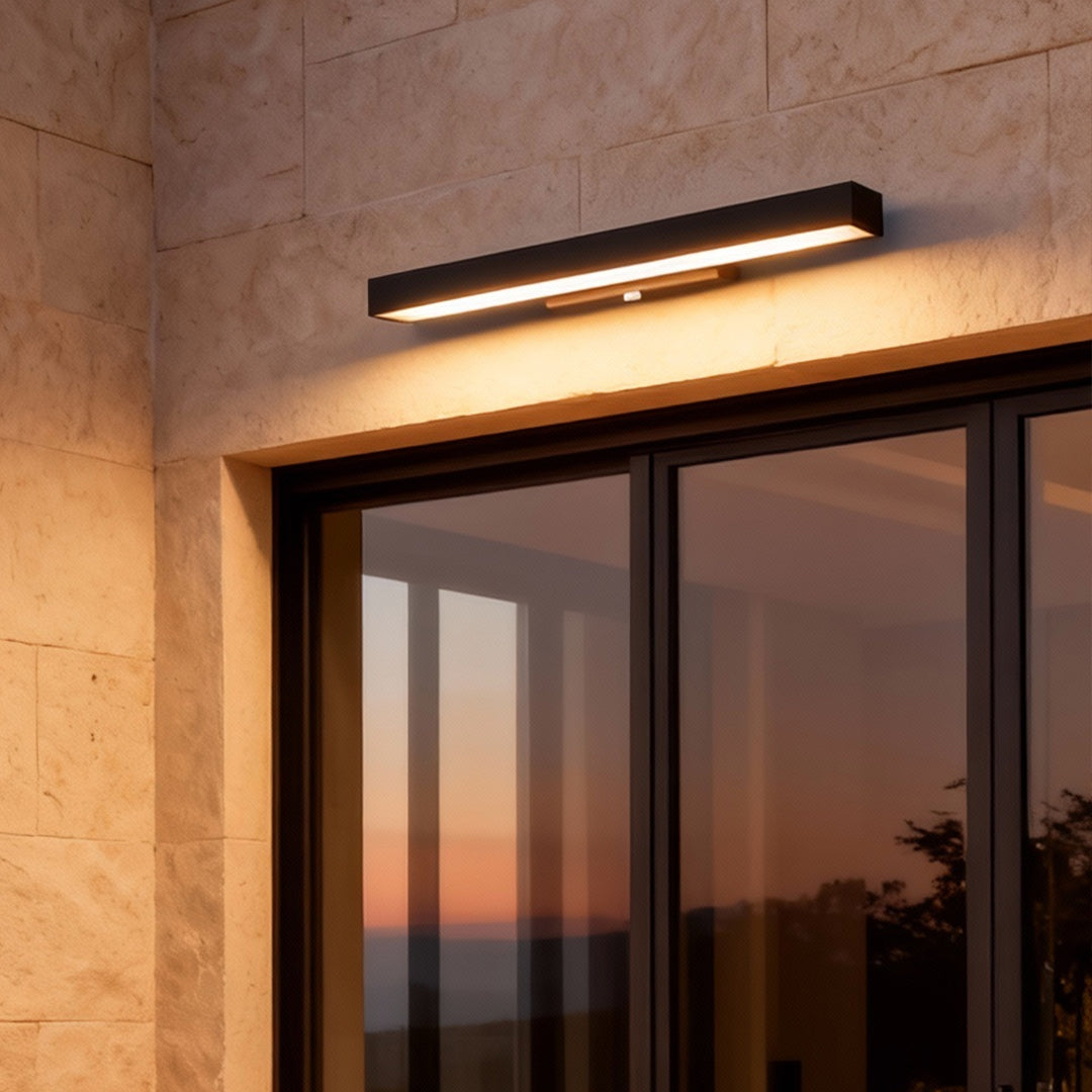 Ravon Outdoor Wall Lamp