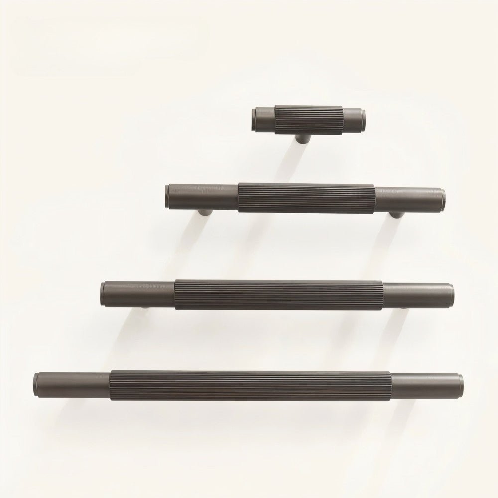 Hirvo Knob & Pull Bar