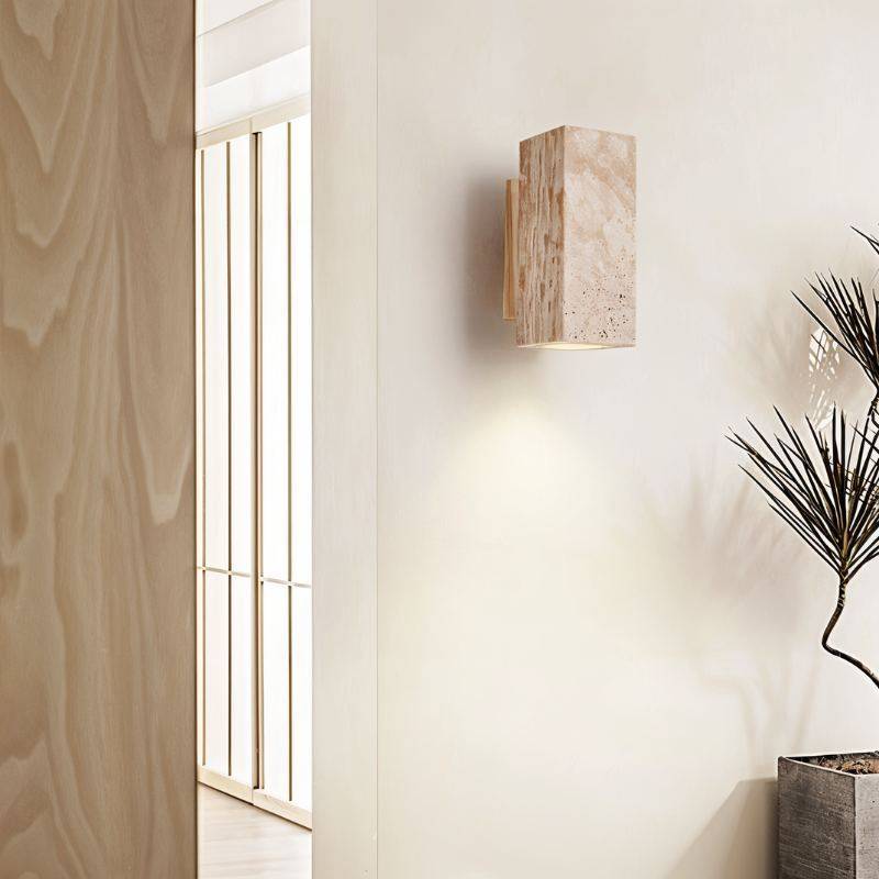 Briva Wall Lamp