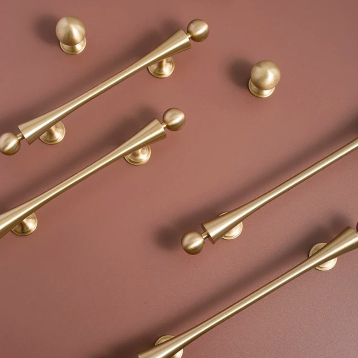 Seyra Knob & Pull Bar