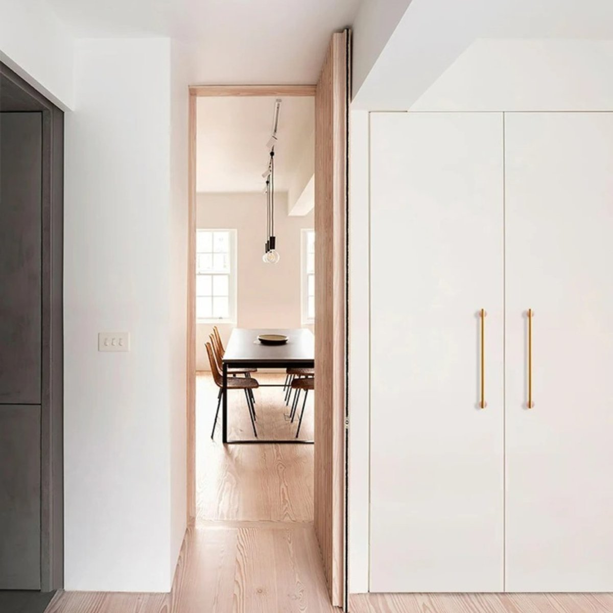 Calor Marble Pull Bar