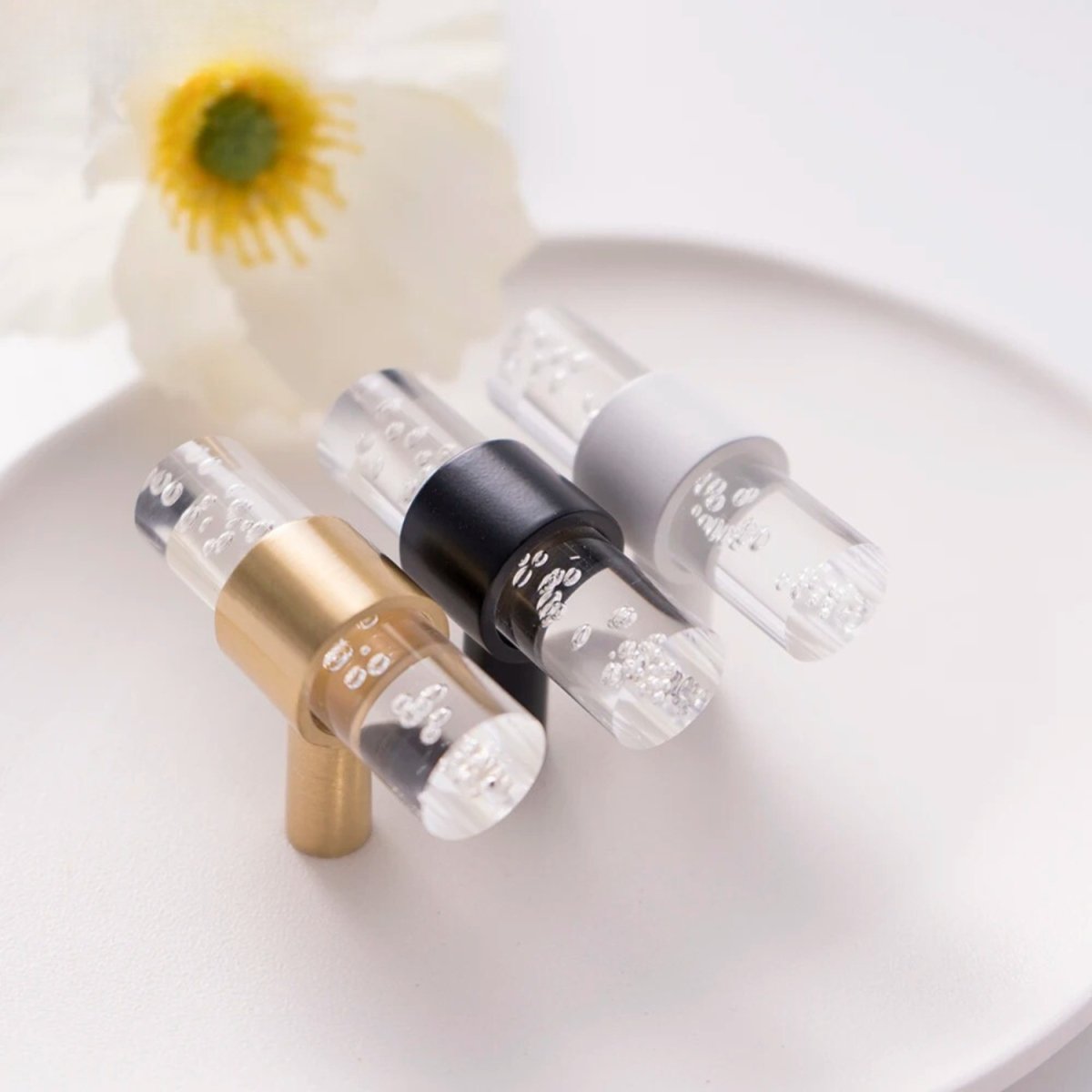 Acren Transparent Knob & Pull Bar