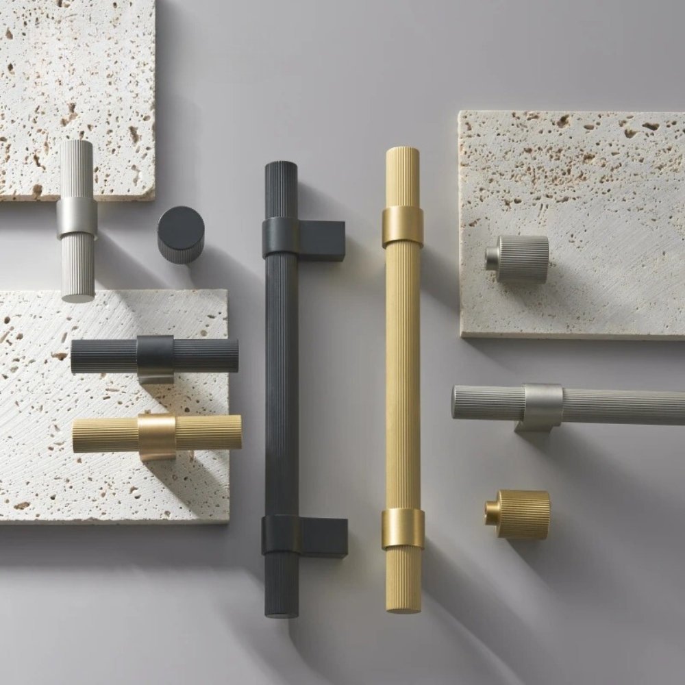 Orlan Knob & Pull Bar