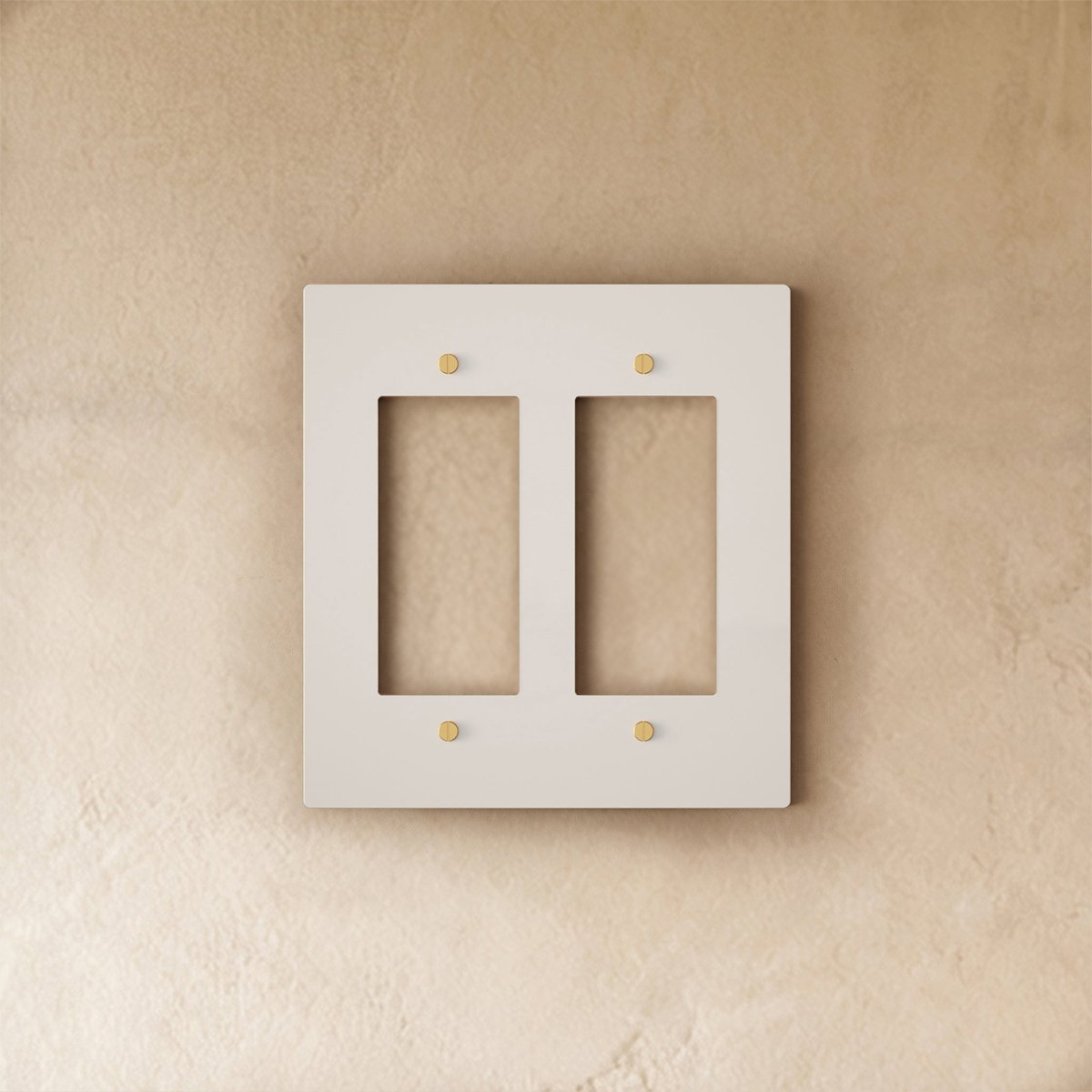 Alvor Brass Plate (White with Brass)