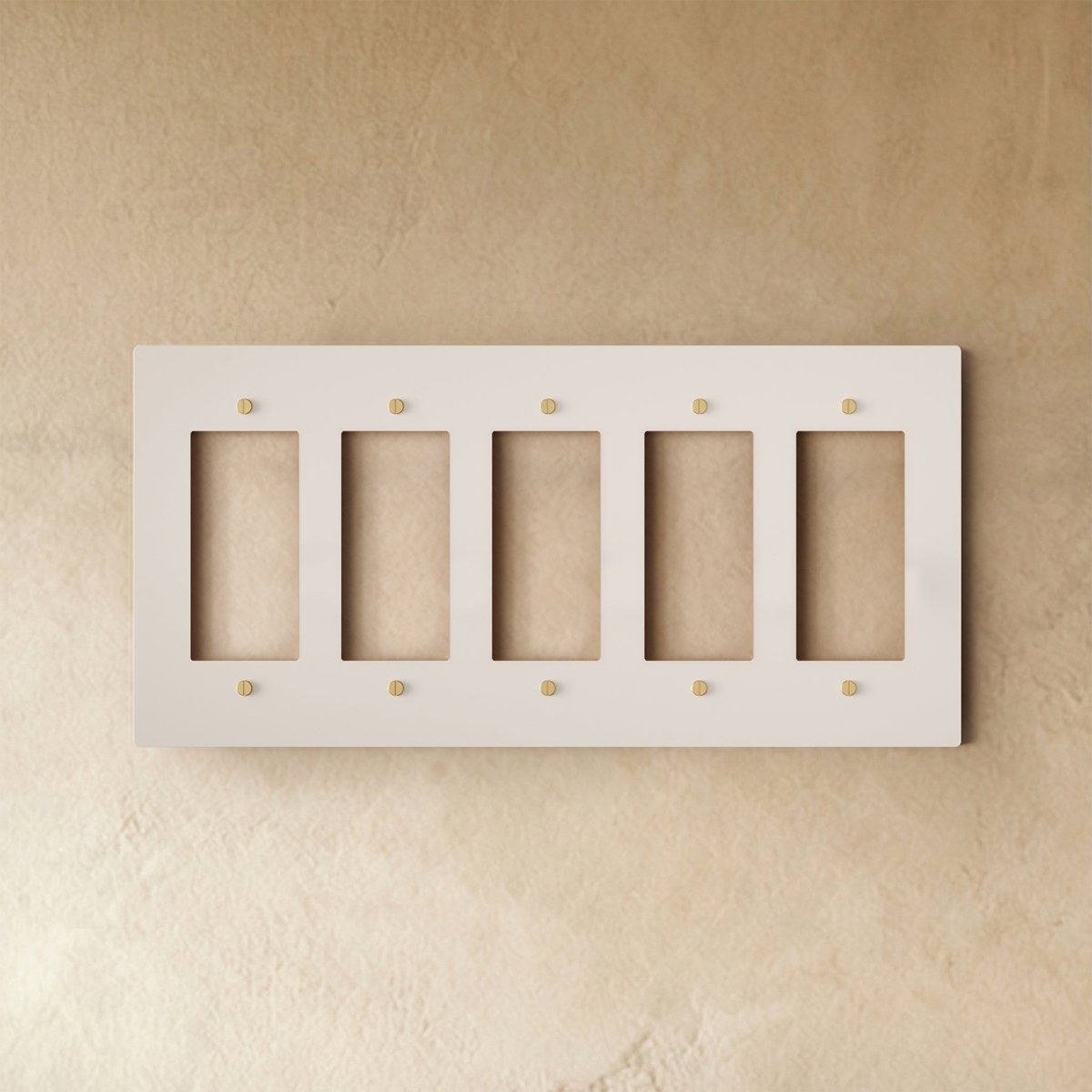 Alvor Brass Plate (White with Brass)