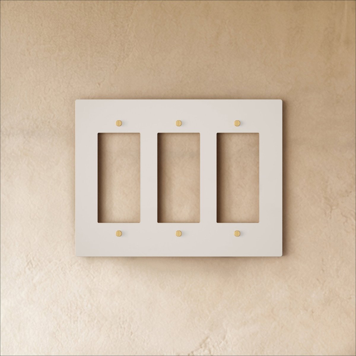 Alvor Brass Plate (White with Brass)