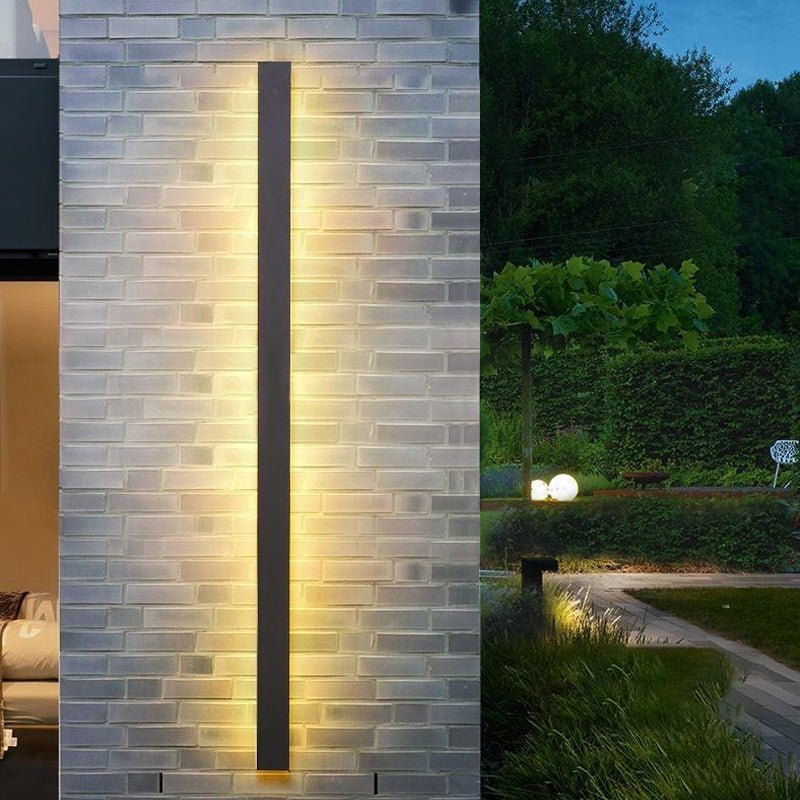 Phael Outdoor Wall Lamp