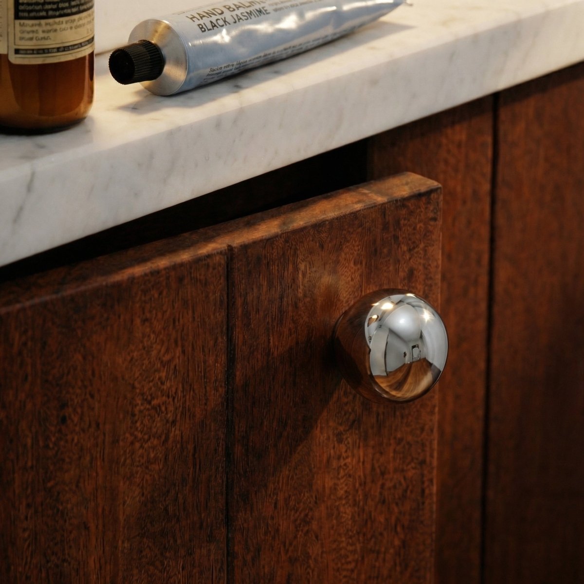 Daxor Knob & Pull Bar