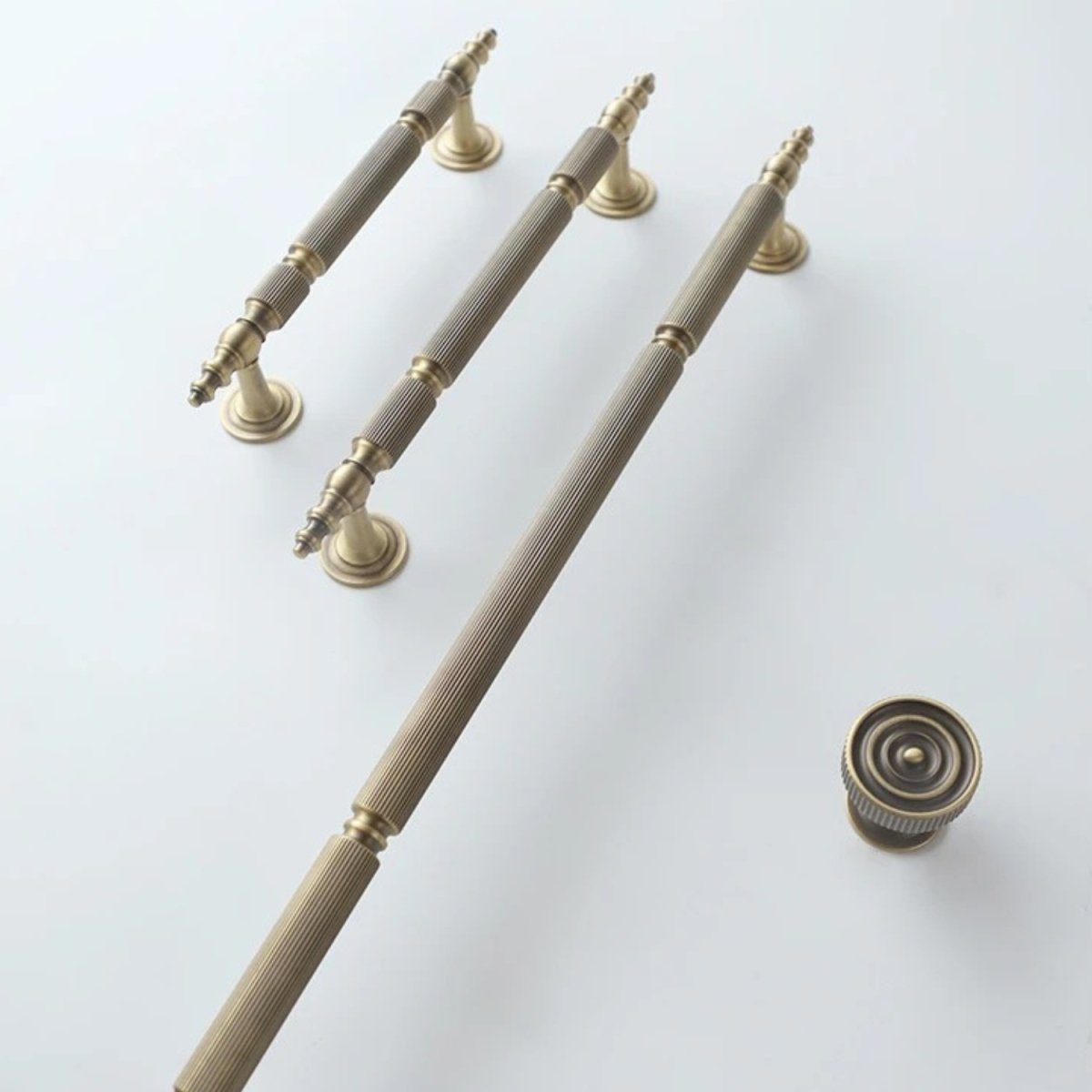 Elzen Knob & Pull Bar