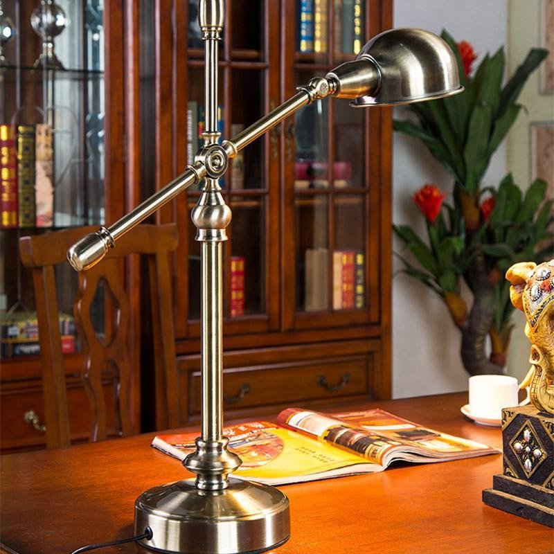 Curo Desk Lamp