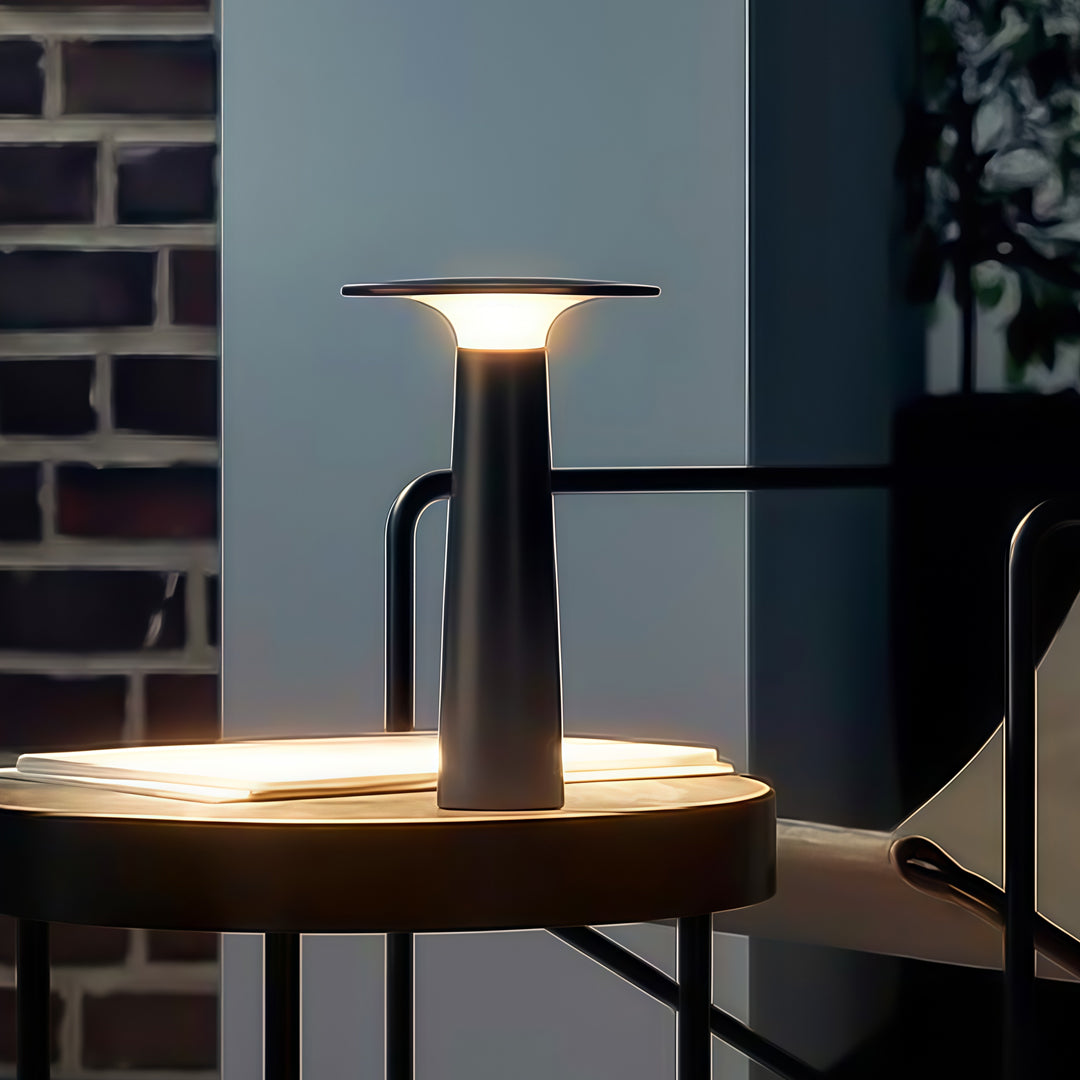 Tavio Desk Lamp