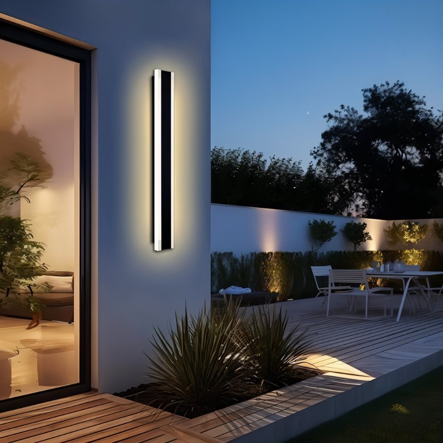 Isaro Outdoor Wall Lamp