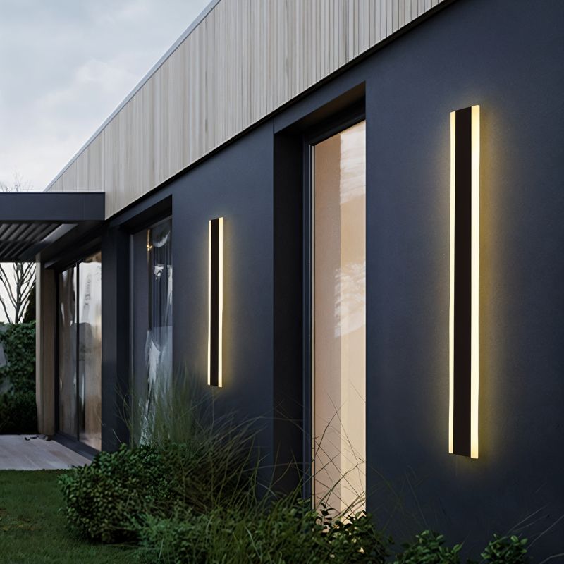 Isaro Outdoor Wall Lamp