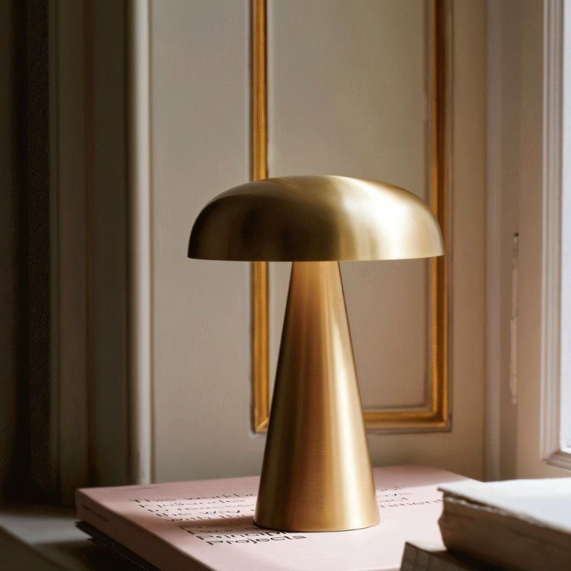 Eclat Table Lamp