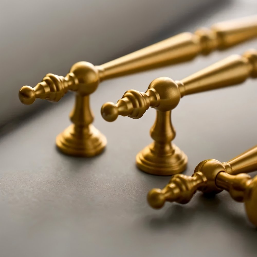 Klyne Knob & Pull Bar