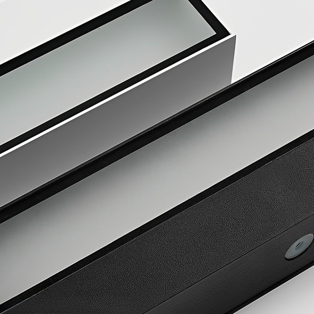 Oriel Outdoor Wall Lamp