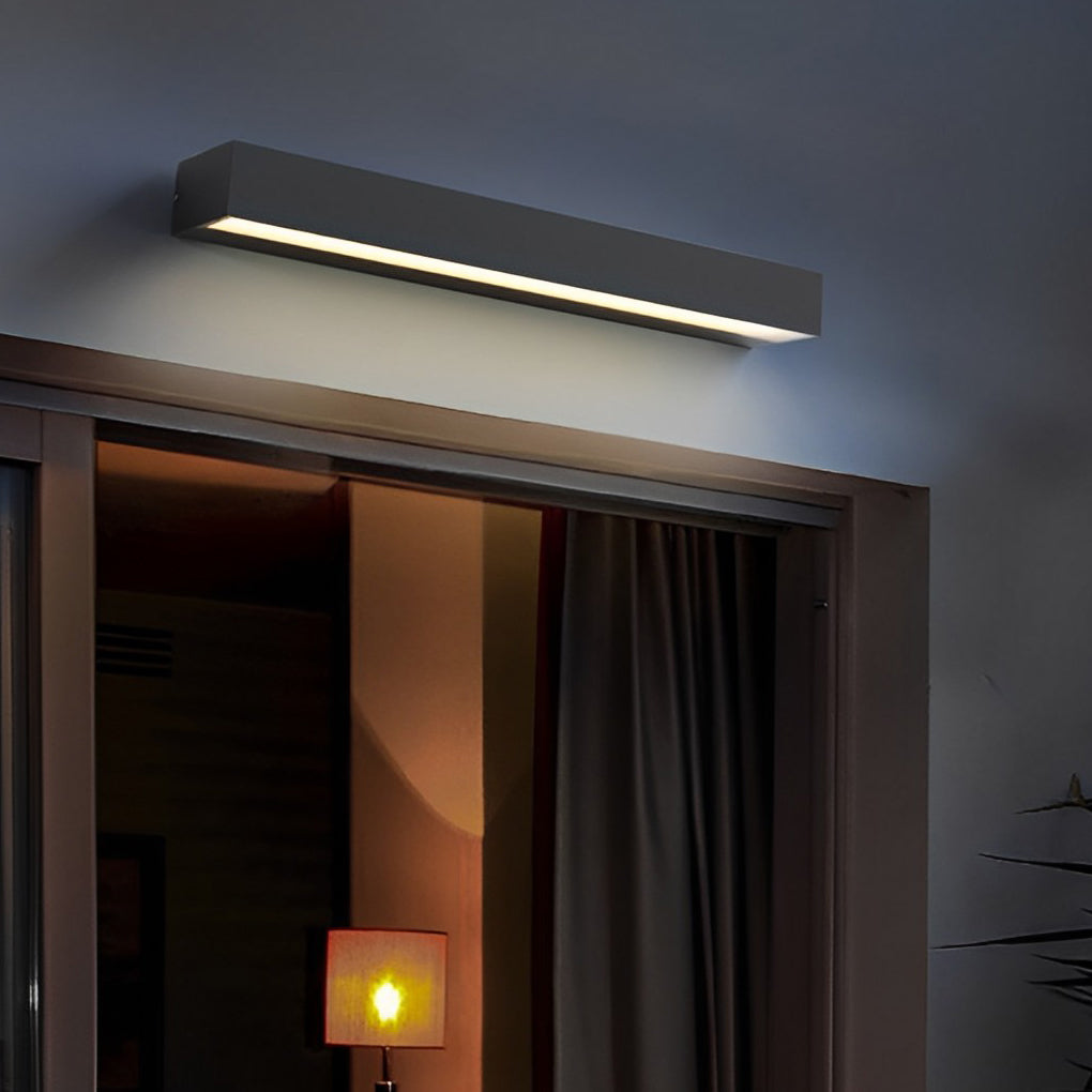 Oriel Outdoor Wall Lamp