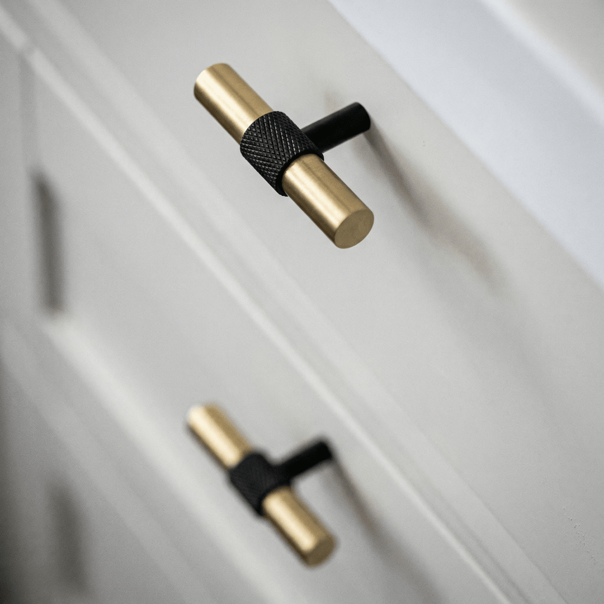 Aroxel Knob & Pull Bar