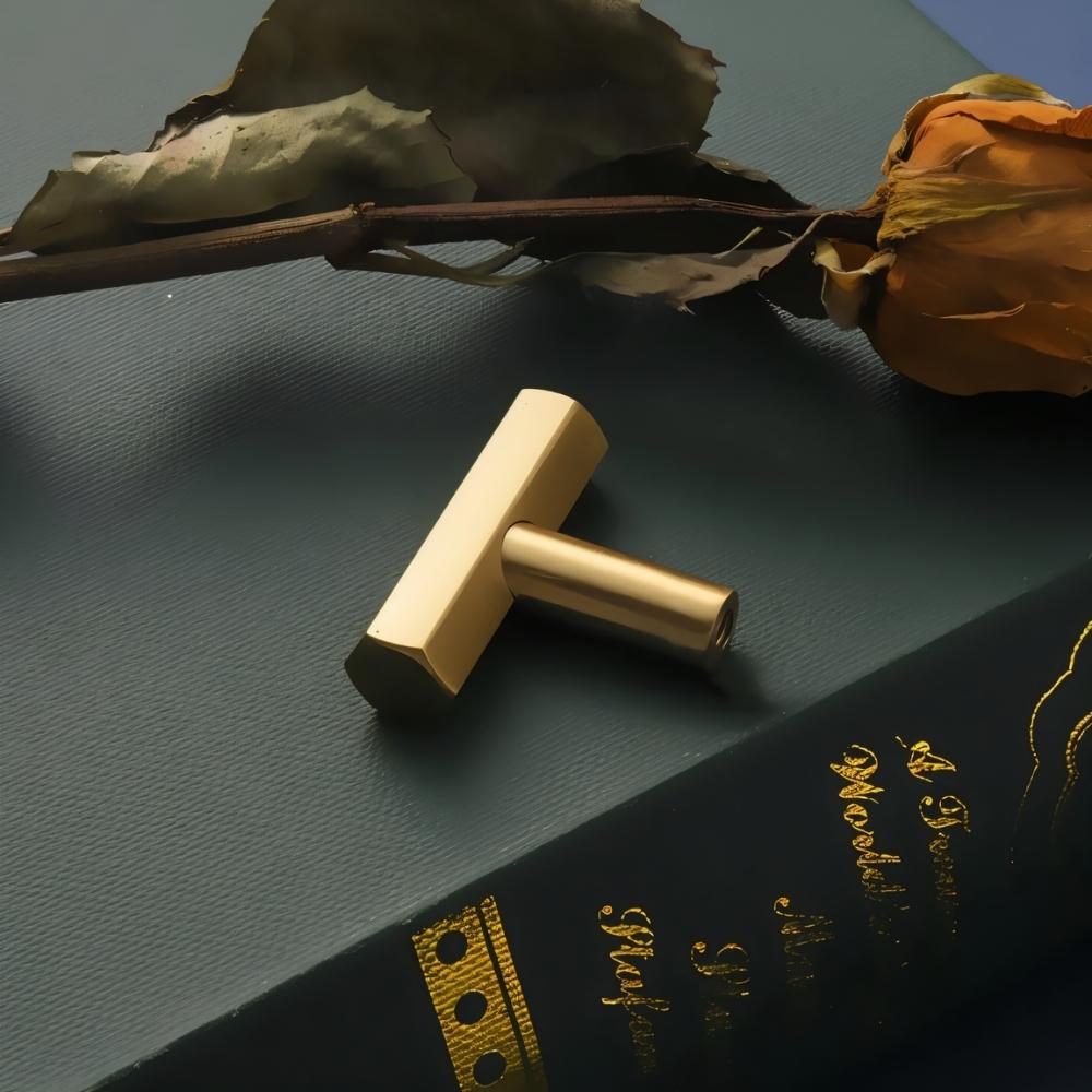 Zylar Knob & Pull Bar