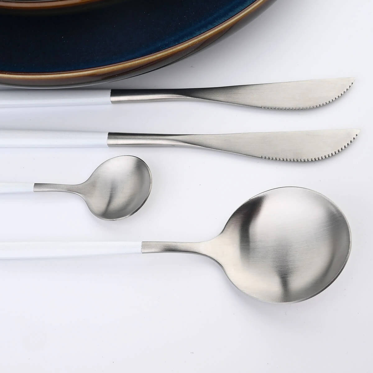 Kira White Silver Flatware Set (24pc)