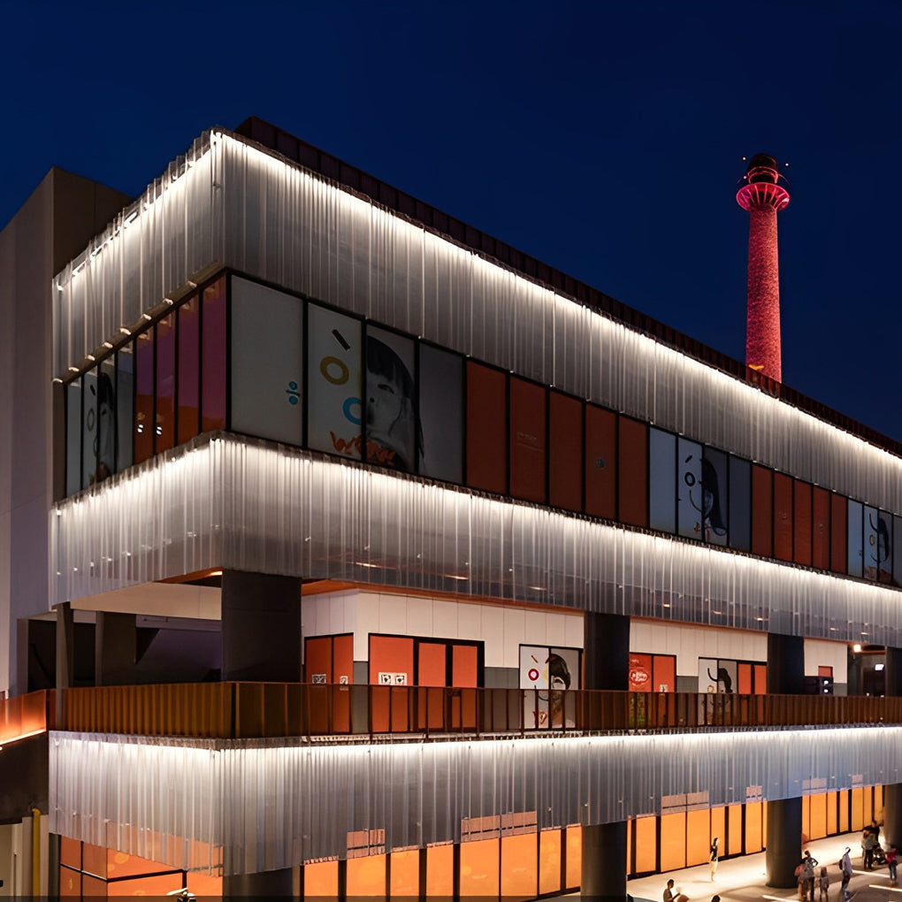 Mavie Outdoor Wall Lamp