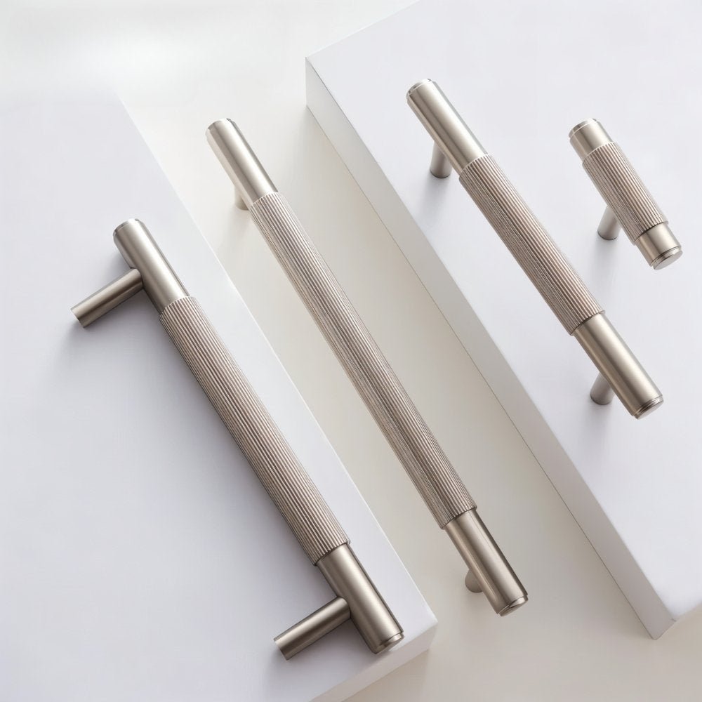 Hirvo Knob & Pull Bar
