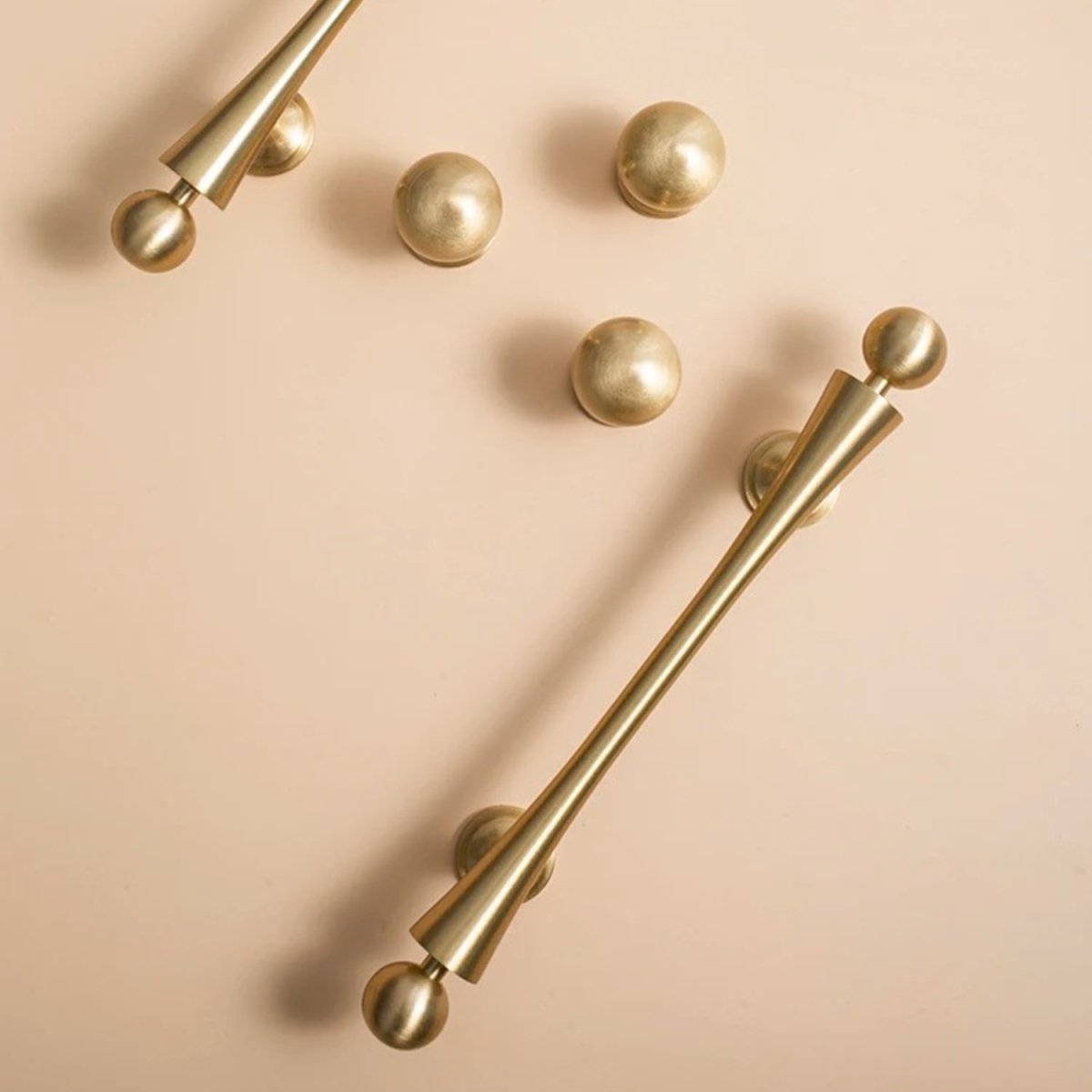 Seyra Knob & Pull Bar