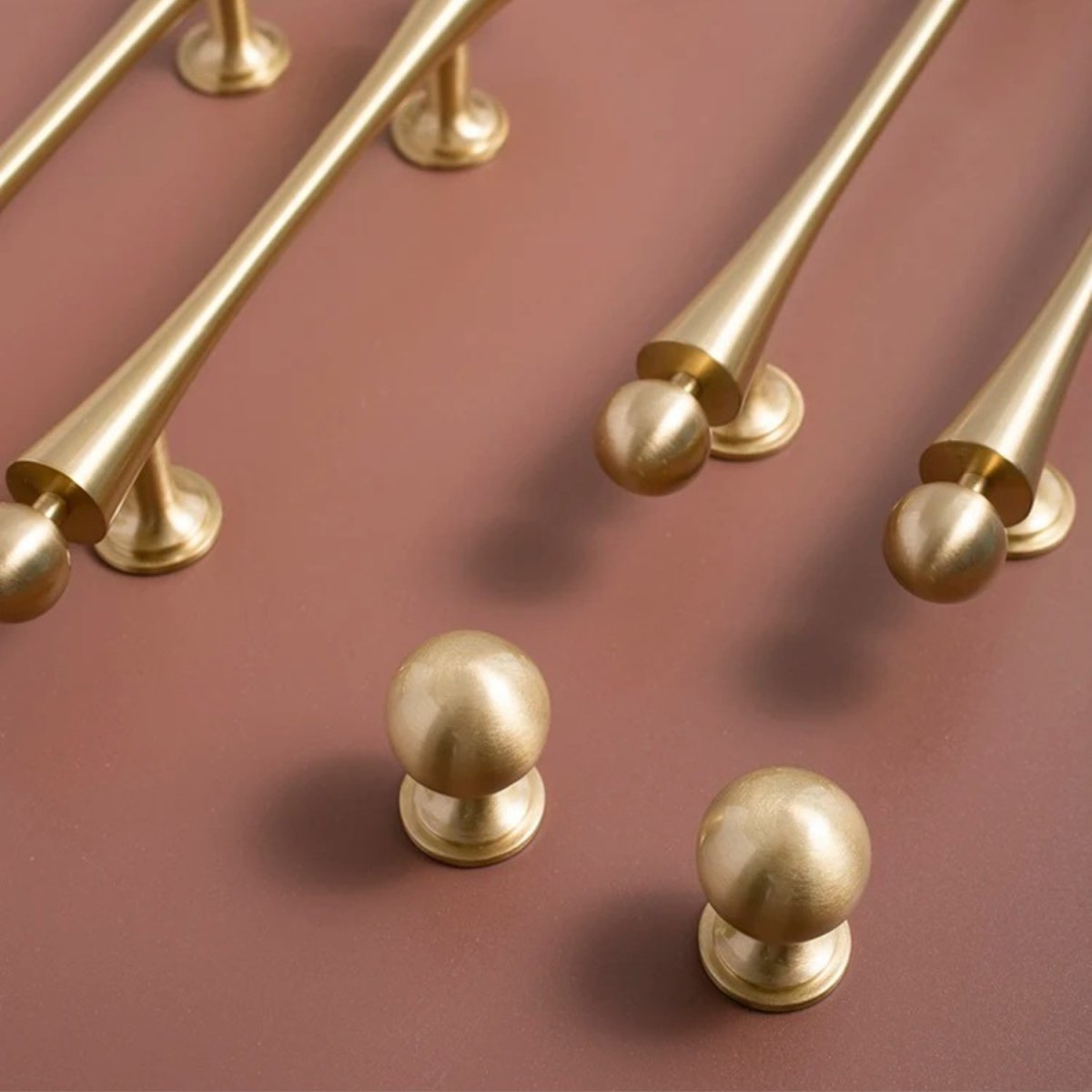 Seyra Knob & Pull Bar