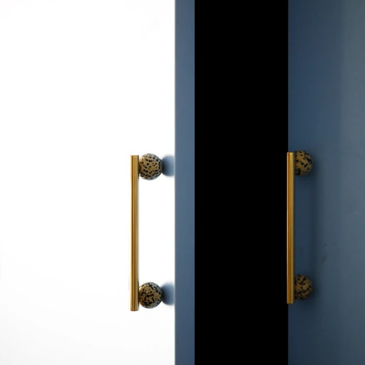 Calor Marble Pull Bar