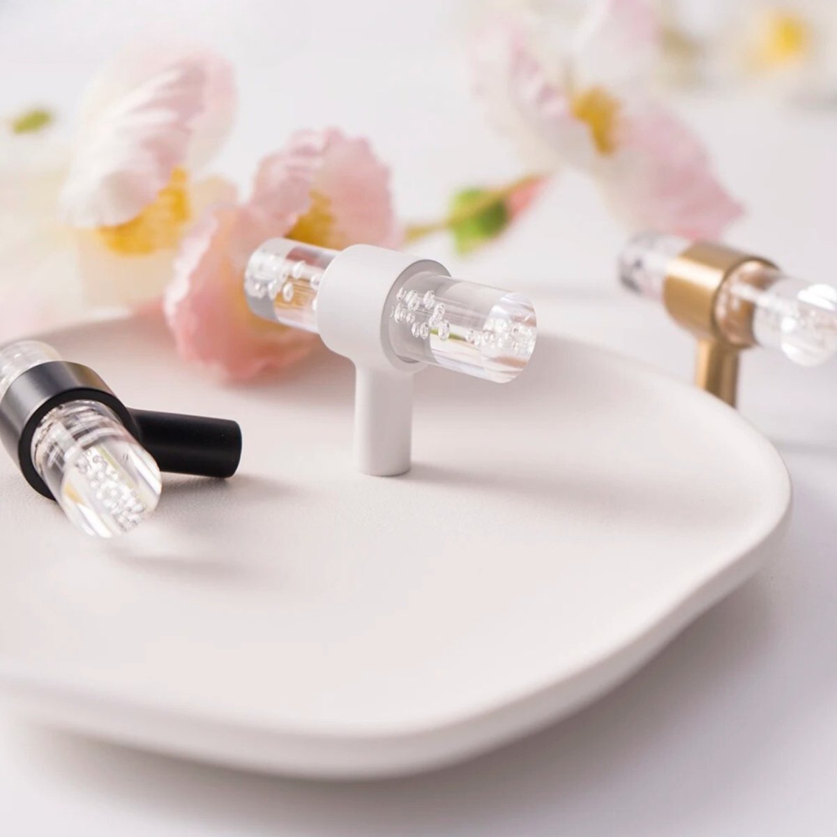 Acren Transparent Knob & Pull Bar