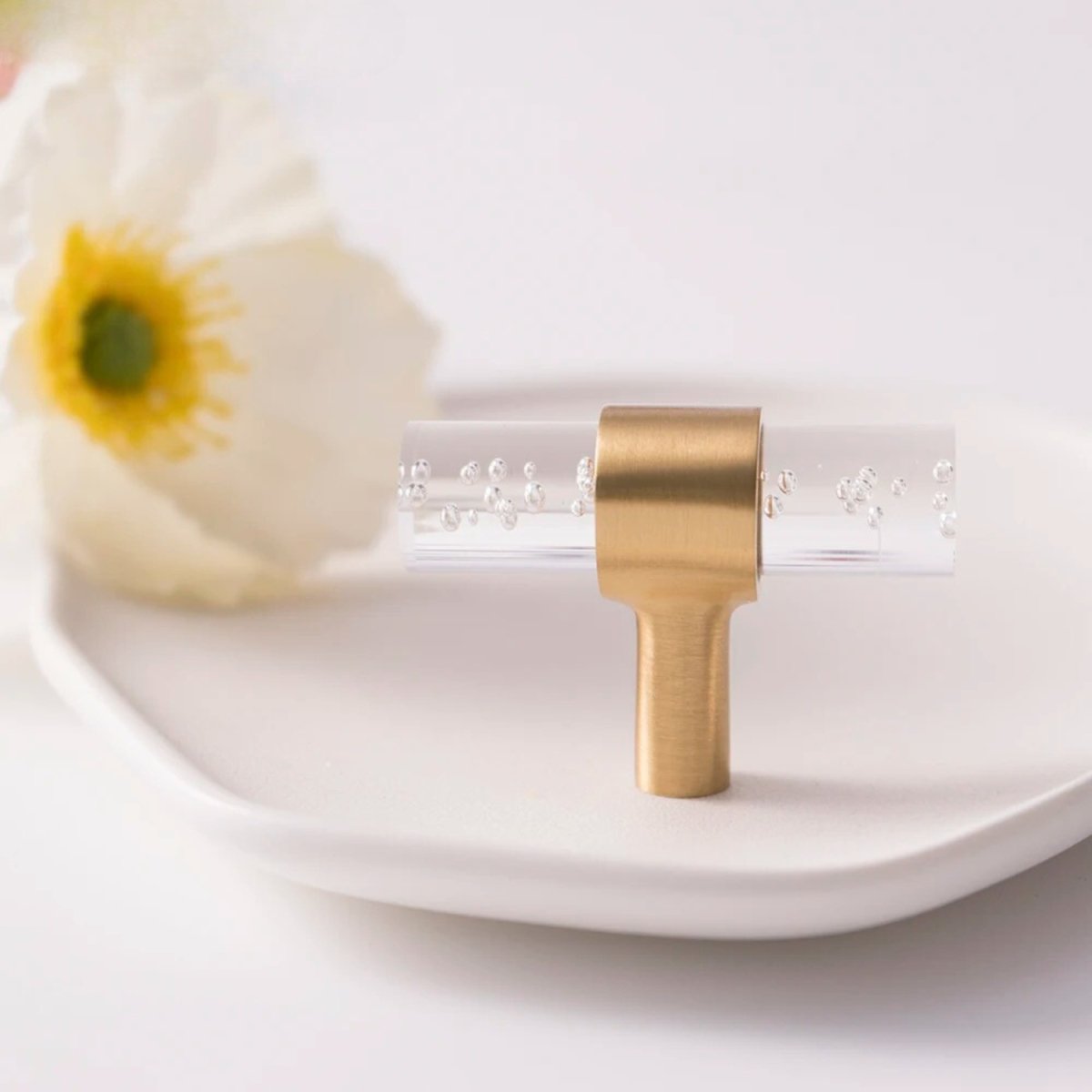 Acren Transparent Knob & Pull Bar