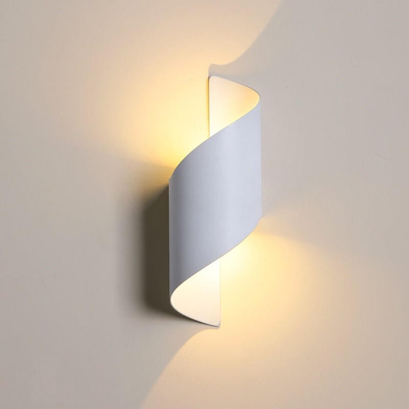 Swaya Wall Lamp