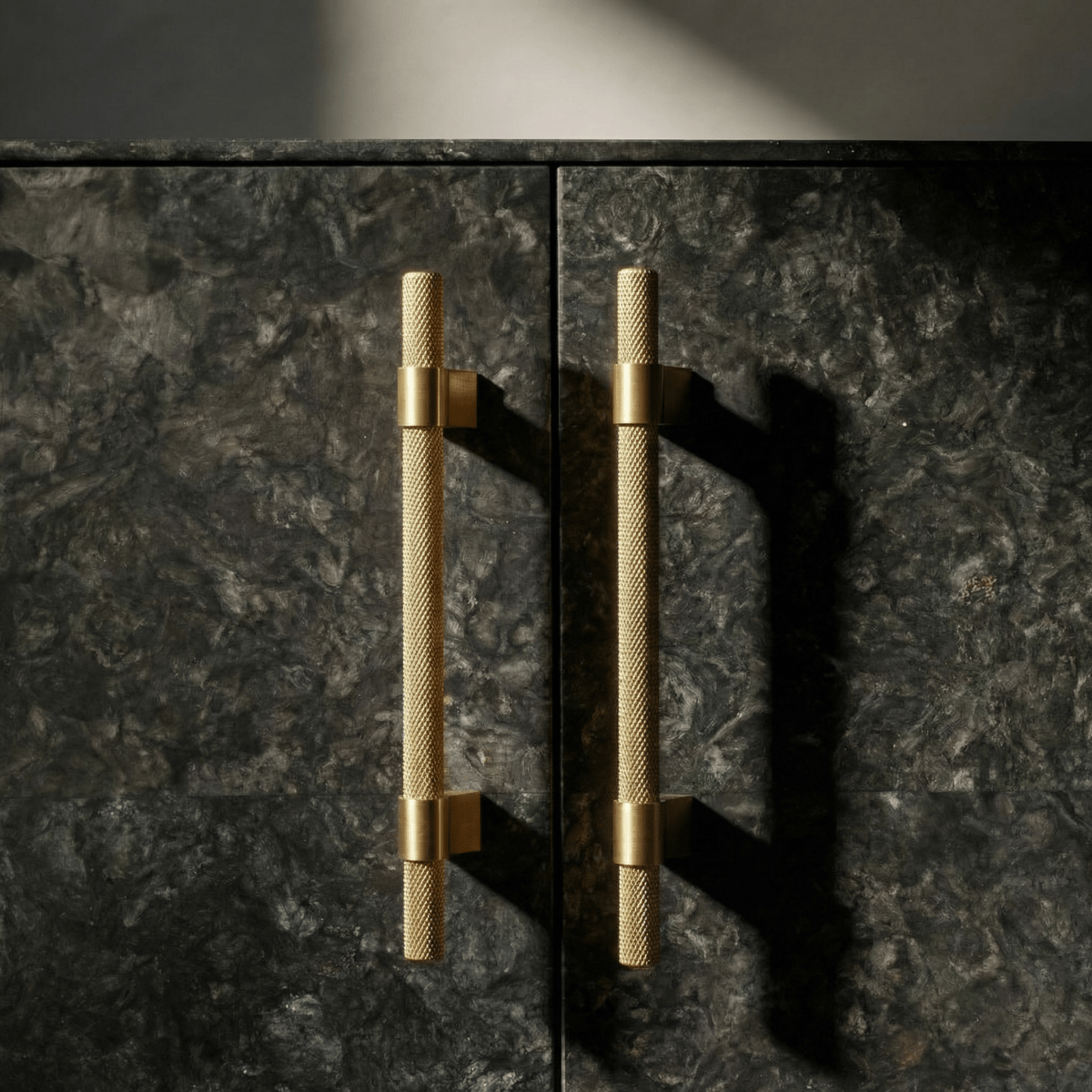 Kelis Knob & Pull Bar