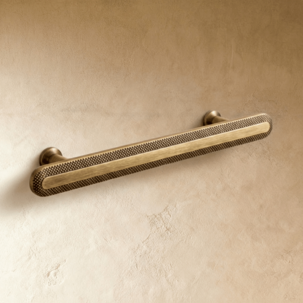 Vernor Knob & Pull Bar