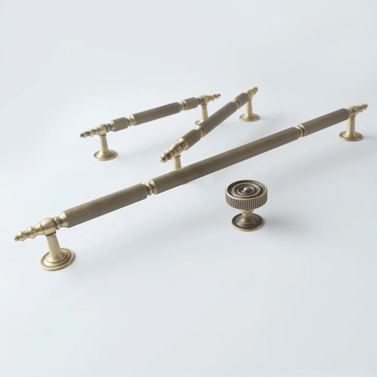 Elzen Knob & Pull Bar